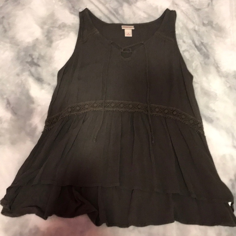 Army green tie tank